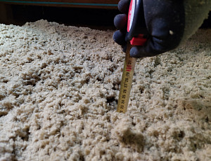 Zateplení stropu rodinného domu s pultovou střechou